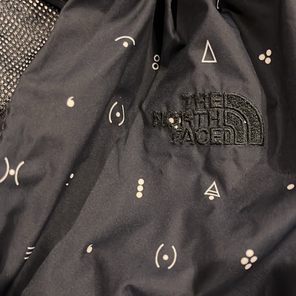 Womens North Face jacket - Picture 5 of 9